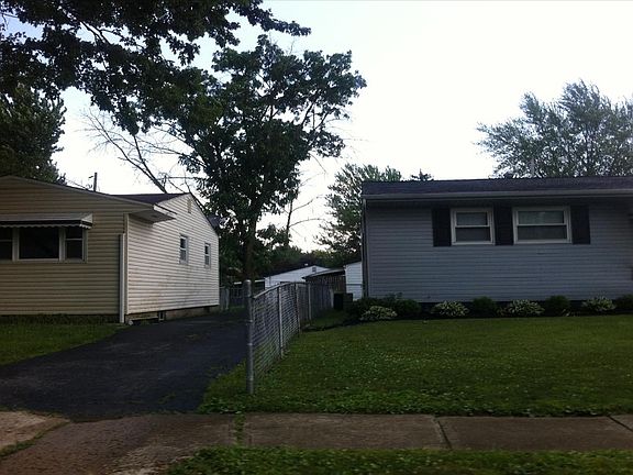 3rd image of 494 Westmoor Pl