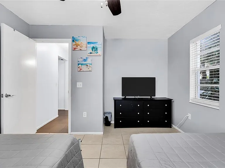 2648 Nassau St — Photo 19
