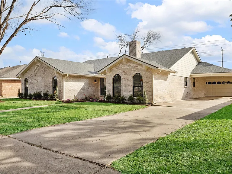 7715 Twin Hills Dr — Photo 8
