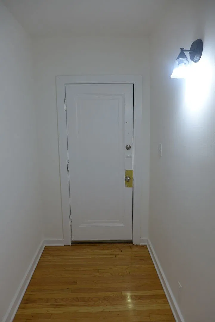 2050 Kostner — Photo 3