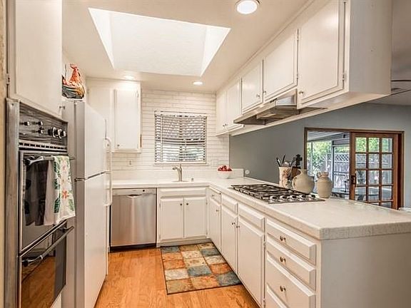4th image of 5263 Romford Dr