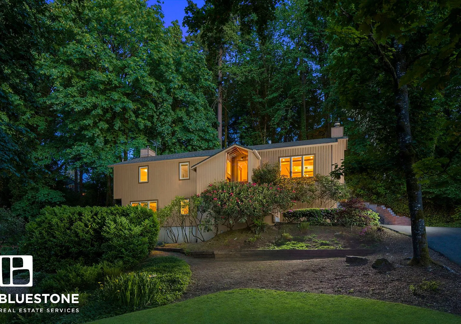 Beautiful 4 bedroom home in Palisades Neighborhood of Lake Oswego! — Photo 2