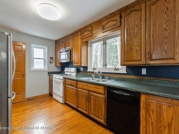 5th image of 15880 Northward Dr