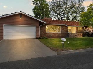 832 Upland Dr, Sunnyside, WA