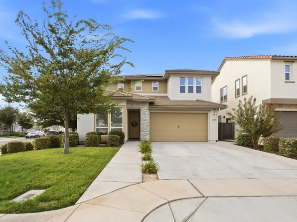 10068 Carinata Dr, Elk Grove, CA 95757