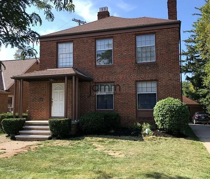 17724 Hilliard Rd — Photo 3