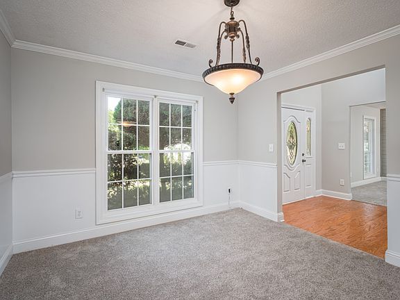 5th image of 500 Redwood Cir