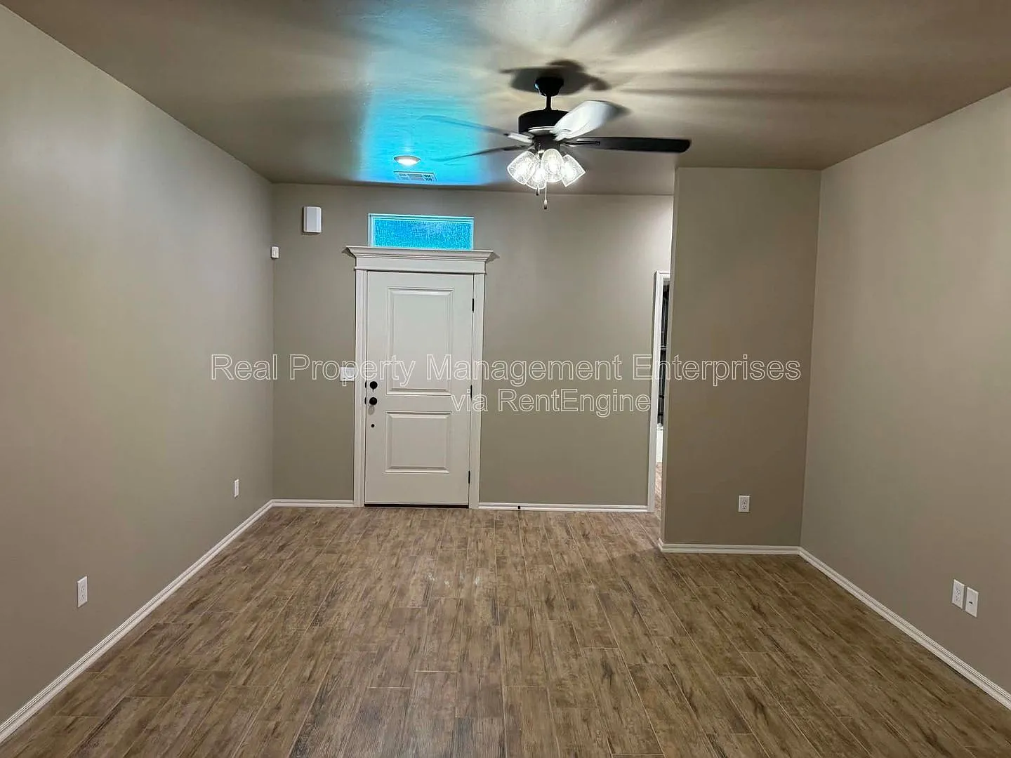 5 bed, 3.0 bath, 1857 sqft, $2,399 — Photo 3