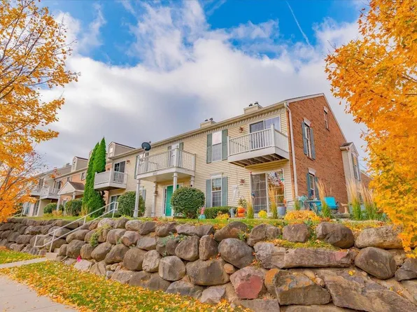 1002 Gammon Lane #4, Madison, WI 53719