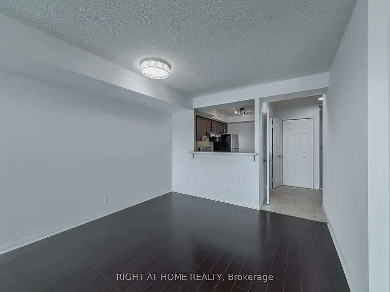8 Lee Centre Dr #1008 — Photo 11
