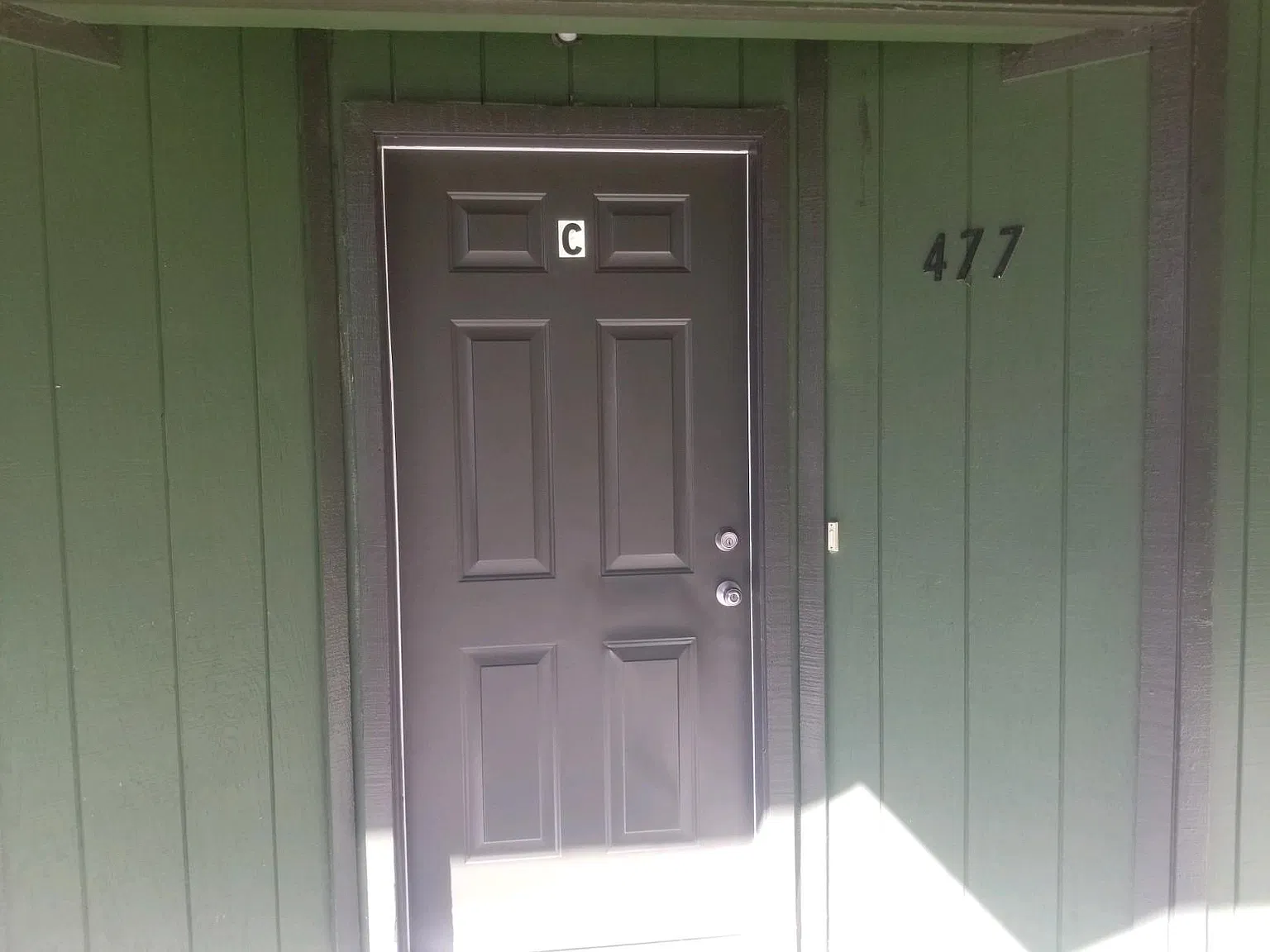 477 Mono St — Photo 3