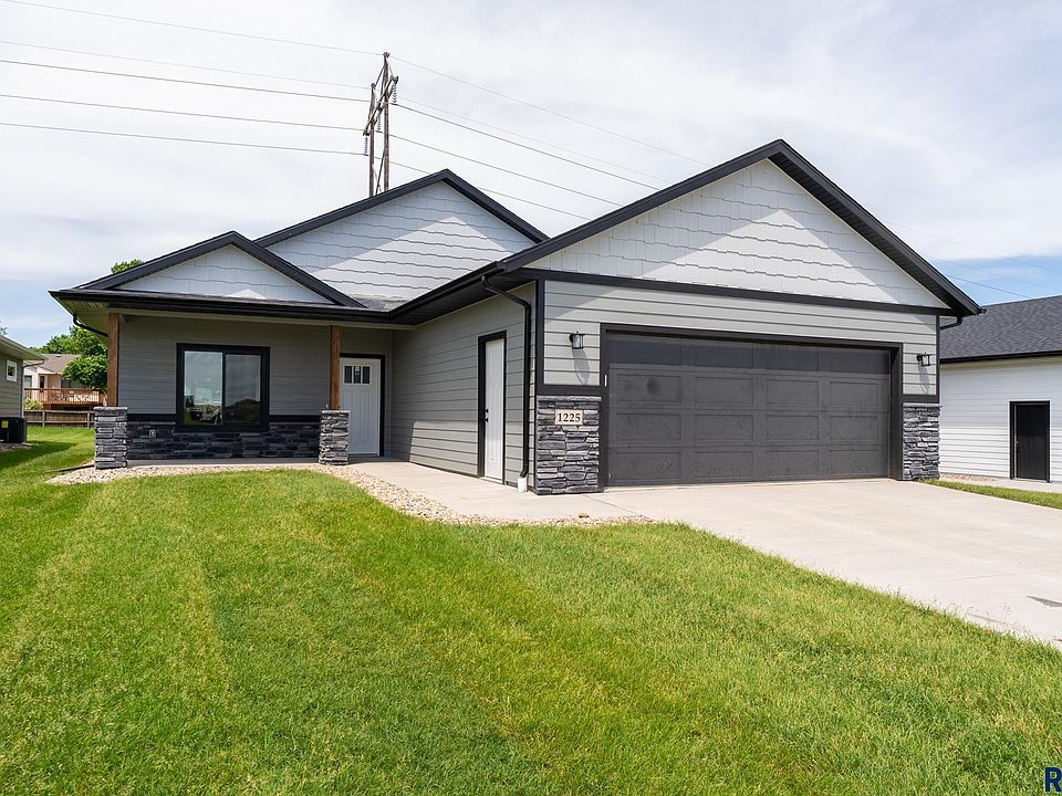 1225 S Foss Ave, Sioux Falls, SD 57110 | MLS #22304466 | Zillow