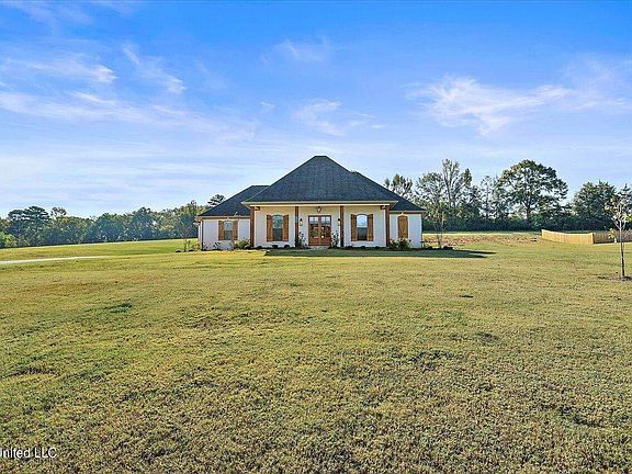 5th image of 320 Driftwood Ln