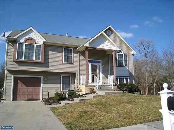 4th image of 1621 Briarwood Dr