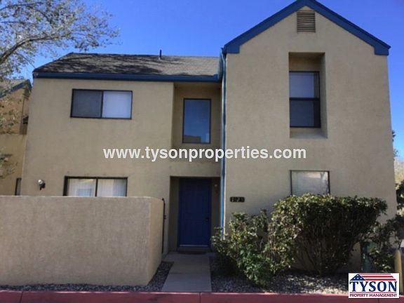 2nd image of 1525 Georgene Dr NE