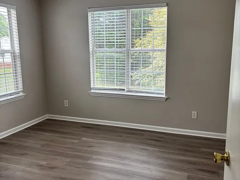 1000 Mount Holly Huntersville Rd #B — Photo 26