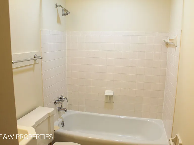 1075 Bryden Road — Photo 14