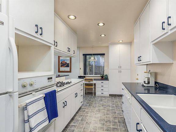 3rd image of 4251 Moddison Ave