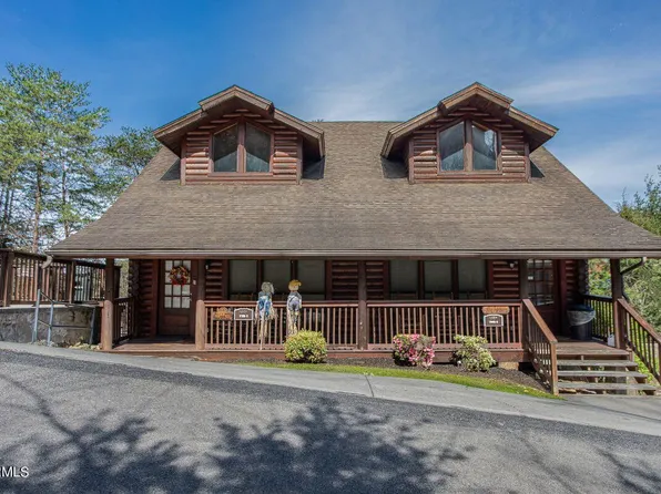 751 Golf View Blvd, Pigeon Forge, TN 37863