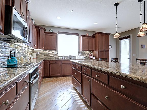 3rd image of 640 Hawk Ridge Drive
