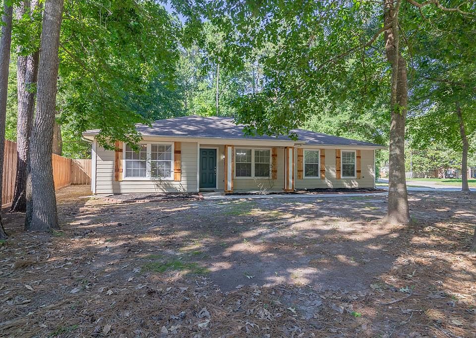 1st image of 18346 Hollow Oaks Cir