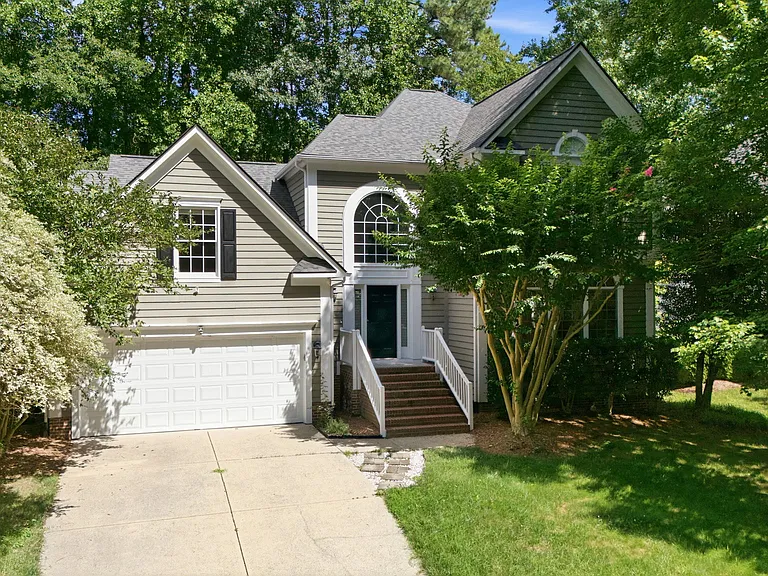 115 Lonebrook Dr — Photo 3