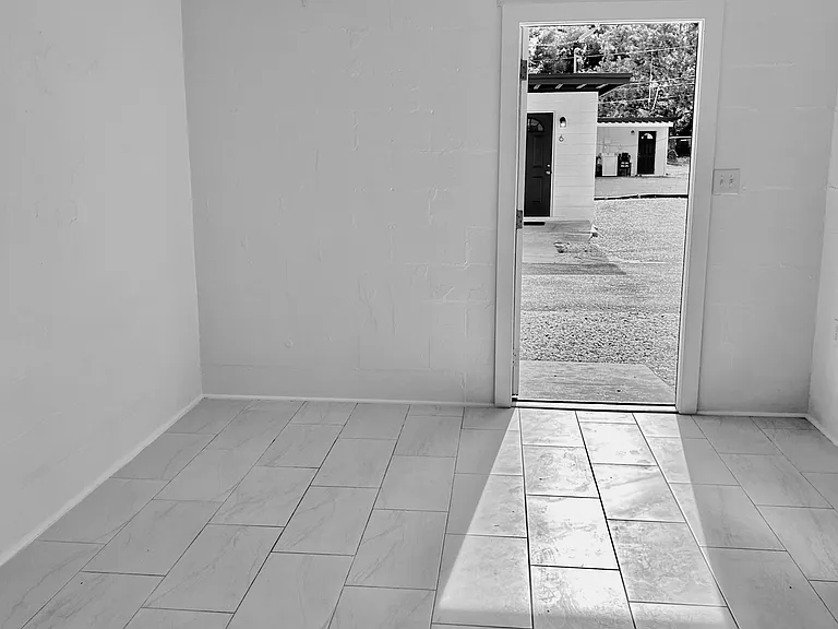735 S Washinton Ave — Photo 9