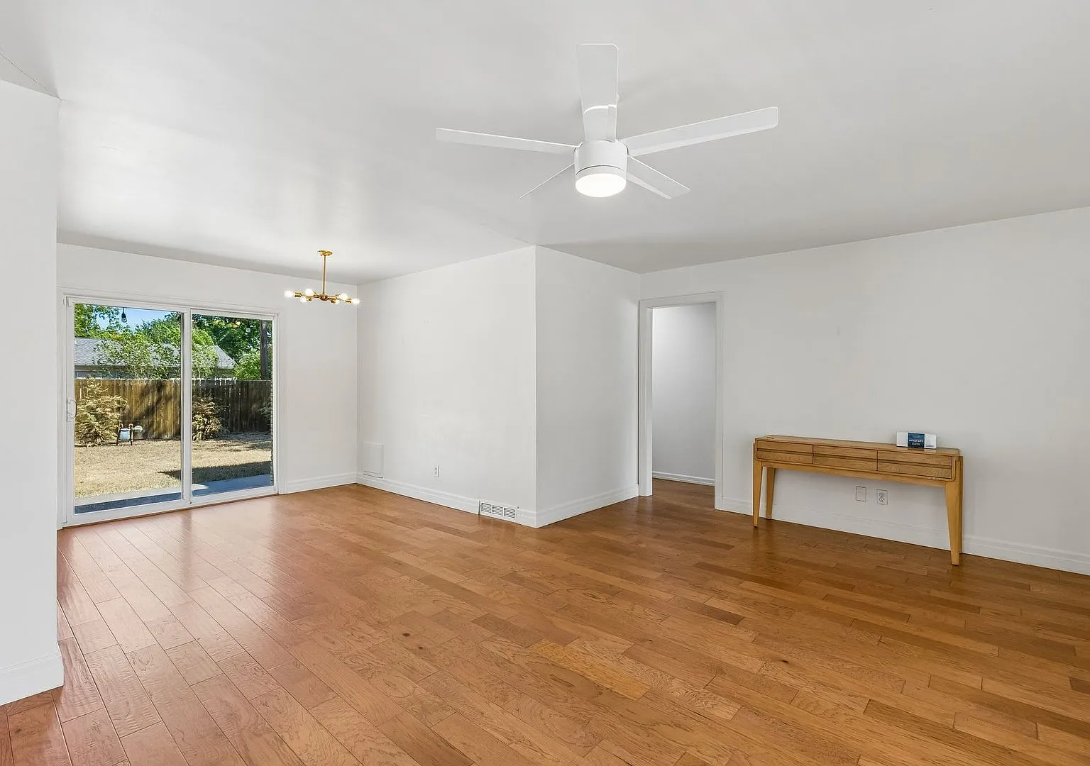 2305 Barclay Rd — Photo 4