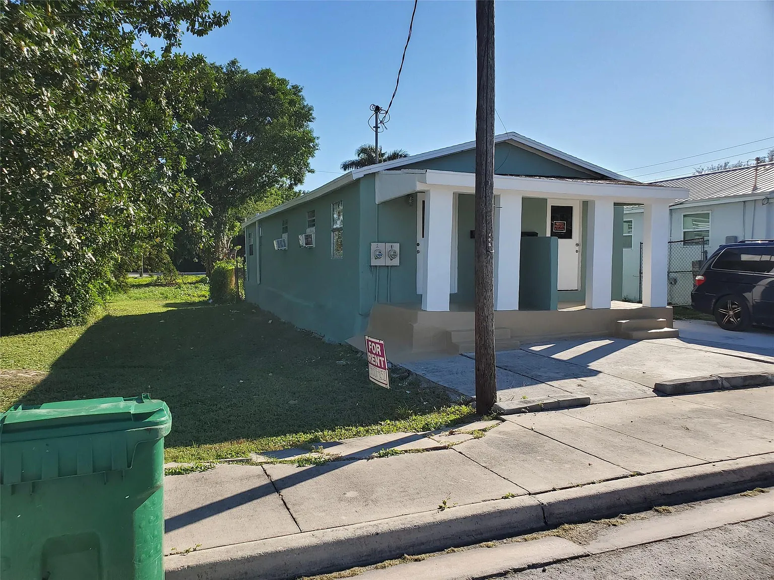 2 bed, 1.0 bath, $895 — Photo 3