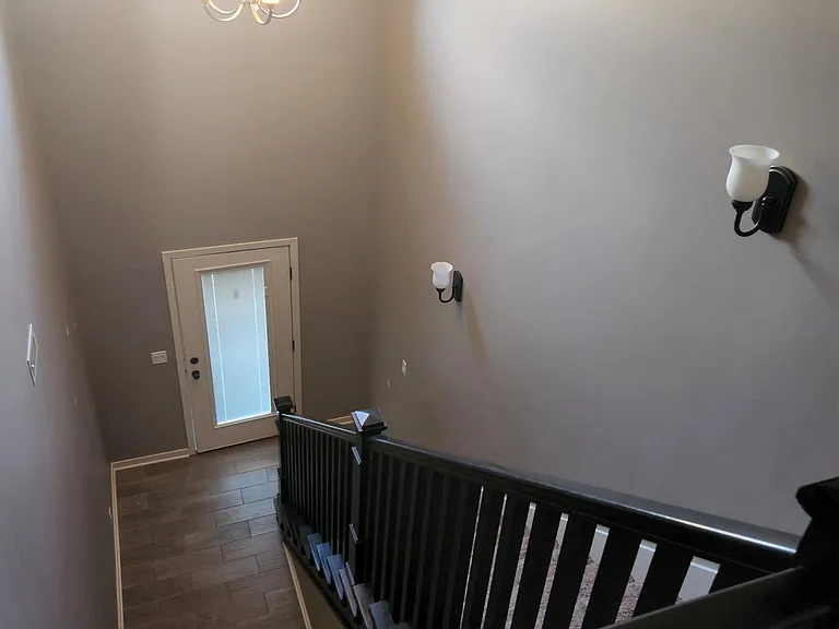 1526 Bristol St — Photo 9