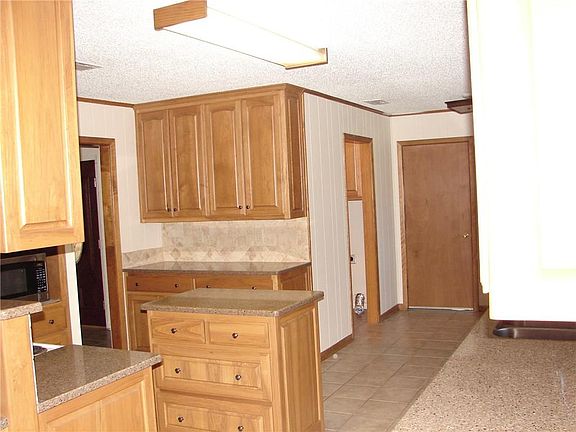 4th image of 1213 Mockingbird St