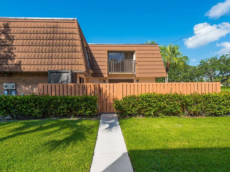 185 Charter Way — Photo 30
