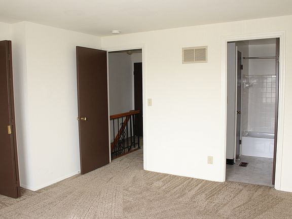 5th image of 7622 Mount Hood St