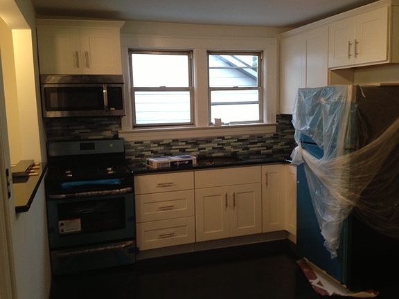 5th image of 301 Lincoln Ave #2