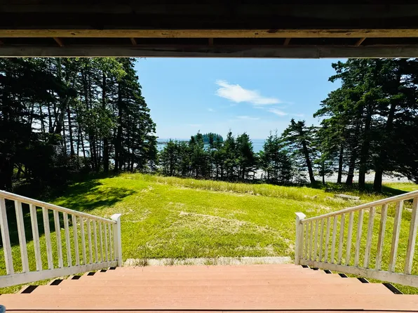 21 Lightkeepers Lane, Roque Bluffs, ME 04654