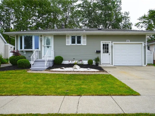 95 Lewan Dr, Depew, NY 14043