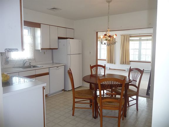 5th image of 407 Beechwood Ave