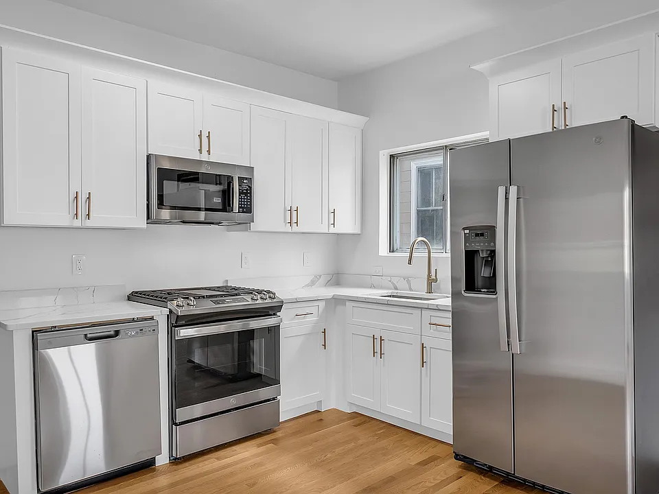 44 Dana St #6