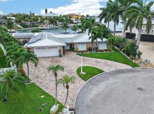 454 1st St W, Tierra Verde, FL 33715