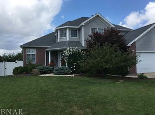 3104 Auburn Rd, Bloomington, IL 61704