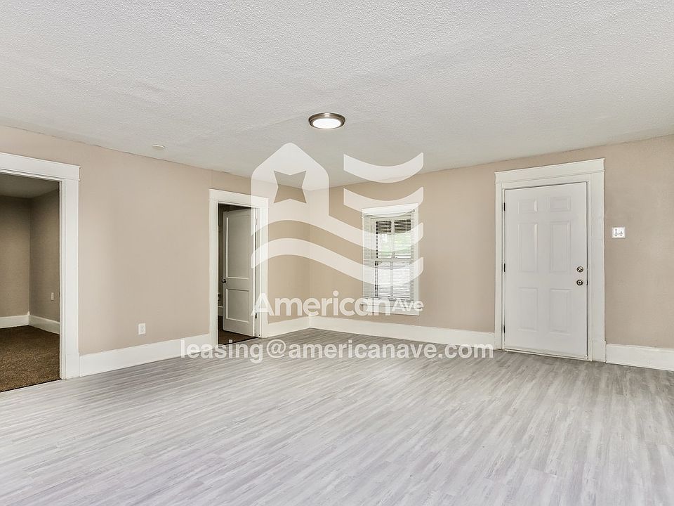 853720_004_living_room_12814063.jpg