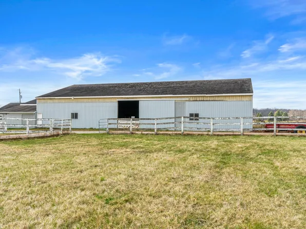 2734 Porter Hwy, Adrian, MI 49221