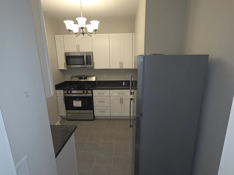 713 Bergen Ave #B — Photo 1