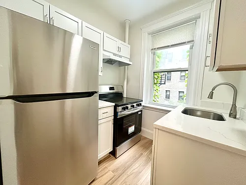 1450B Commonwealth Ave Photo 1