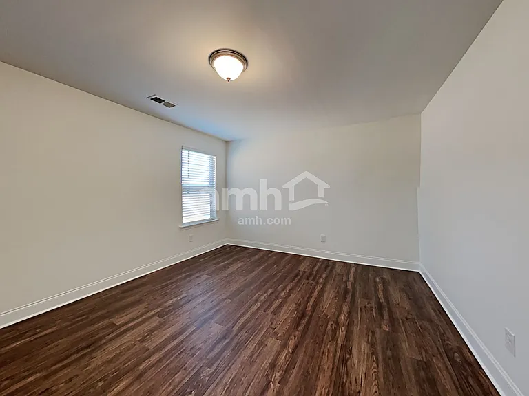 121 Hamilton Park Dr — Photo 14