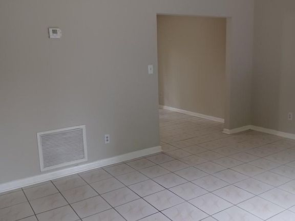 Living room/thermostat