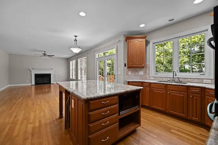 2307 Keara Way — Photo 11