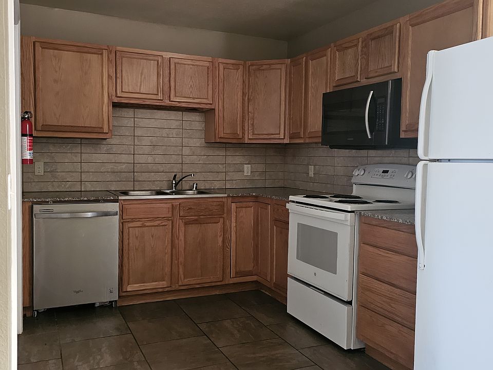 2nd image of 74 Princeton Ct