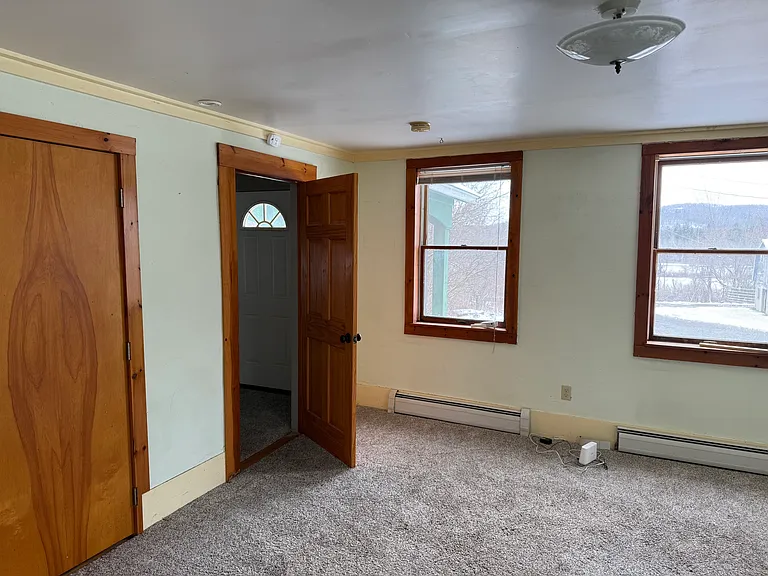 2210 Ellis Hollow Rd — Photo 4