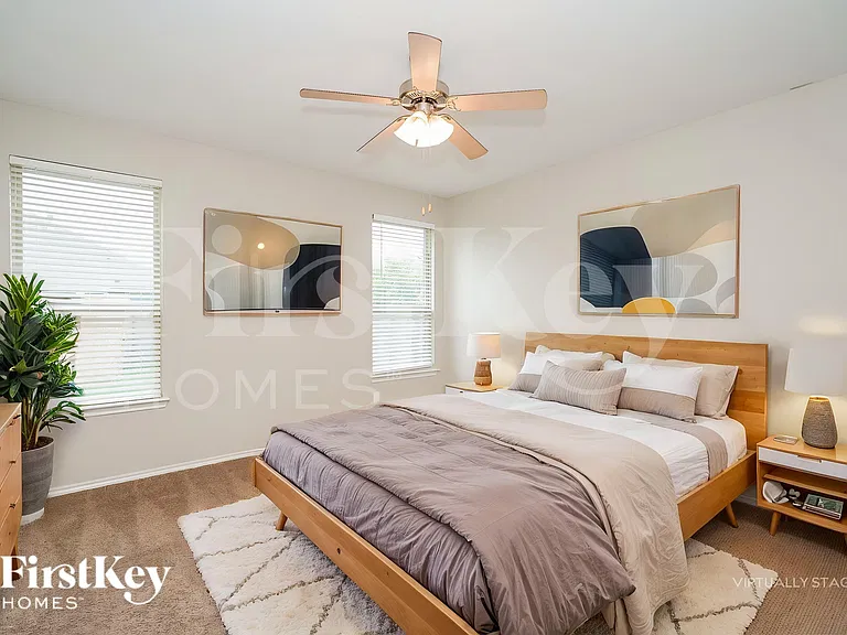1724 Henderson Dr — Photo 12